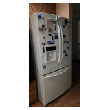 Fully functional refrigerator/freezer w/icemaker