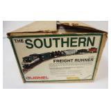 1153	LIONEL TRAINS SOUTHERN FREIGHT RUNNER NO 6-11704 TRAIN SET, SOUTHERN GP-9 LOCOMOTIVE & CARS				