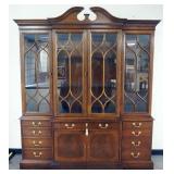 1185	HICKORY CHAIR HISTORICAL JAMES RIVER PLANTATION COLLECTION 6 DOOR, 9 DRAWER MAHOGANY 2 PART BRE