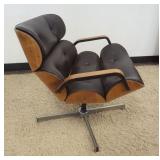 1217	VINTAGE MID CENTURY MODERN SEGMENTED CHAIR, WEAR TO VINYL, APPROXIMATELY 26 IN X 25 IN X 27 IN 