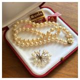 (2pc) 10K YELLOW GOLD STARBURST BROOCH AND MAJORICA PEARL NECKLACE