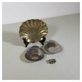 (4pc) SILVER PLATED AND BRASS SHELL-FORM DISHES AND STERLING SILVER PILL BOX