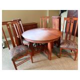 Lot # : 178 - Canal Dover Dining Table W/ Leaves & Chairs
