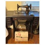 Antique Singer Wood/Cast Iron Sewing Table w/ Machine