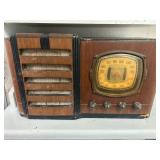 Firestone Air Chief Cosmopolitan Vacuum Tube Radio