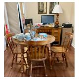 1970’s round table with chairs