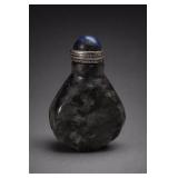 Chinese Snuff Bottle With Lapis Lazuli Cap