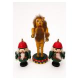 Enesco 1998 Circus Lion With 2 Nutcrackers