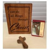 TTM092 Two Wooden Crosses & Inspirational Wall Hanging Plaque 