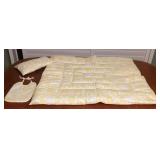 TTM096 Yellow & White Hawaiian Quilt Print Blanket, Pillow & Bib Set New
