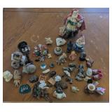 ARS027 - Vintage trinkets Lot Santa Claus, Disney, Animals & Miniatures
