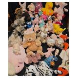 ARS094 - Collection of Stuffed Toys & Animals 