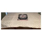 CCM010 Set Of Two Pillows With A Pull Out Quilt New