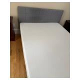 QUEEN SIZE BED