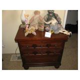 Small 3 drawer dresser $40