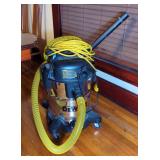 DeWalt Wet/Dry Vac, Powers On 