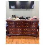 B R dresser