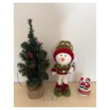 Christmas Decor Lot – Mini Tree, Snowman & Angels