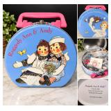 1998 Raggedy Ann & Andy Tin Purse with Buttons
