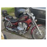 1996 Suzuki Intruder Motorcycle (Runs!) with Battery Tender Junior Charger - Grand Rapids Off-Site
