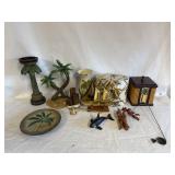 Small Collection of Vintage Tropical/Nautical Themed Decorations