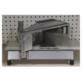 Serrated Blade Tomato Slicer