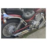 1996 Suzuki Intruder Motorcycle (Runs!) - more photos (2) - Lot 7304743