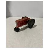 International Harvester Farmall 560 Die-Cast Toy Tractor Red Narrow Front
