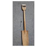 Trenching Spade Shovel - Estate Sales Warehouse (GR)