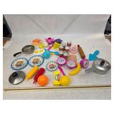 Small Collection of Vintage Kids Kitchenware Toys