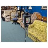 Pair Wind Chimes: Cardinal Faux Candle 6" Pipes, Amazing Grace 10" Pipes, Refer To Details & Photos - Estate Sales Warehouse (GR)
