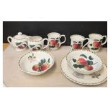 Hooker Fruit Bone China Dish Set