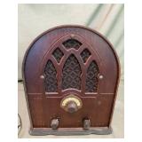 Antique Radio - Does NOT Work