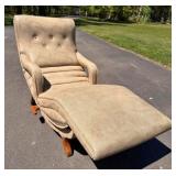 1960 Wave Recliner, Wood Legs and Rail in Excellent Condition