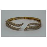 Gold Jewelry Bracelets Pendants Watches Diamonds (19)