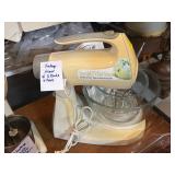 STAND MIXER