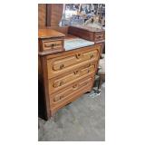DRESSER