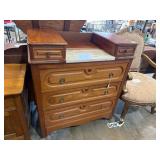 DRESSER
