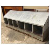 METAL CHICKEN ROOST