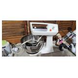 STAND MIXER