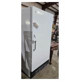 UPRIGHT FREEZER
