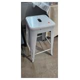 METAL STOOL