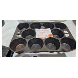 CAST IRON MUFFIN PAN
