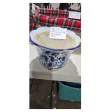 BLUE AND WHITE CERAMIC POT