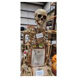 HALLOWEEEN SKELETON