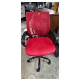 ROLLING OFFICE CHAIR