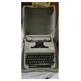 VINTAGE TYPEWRITER