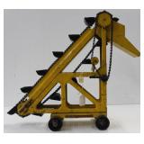 #3654 BUDDY L Sandloader 
