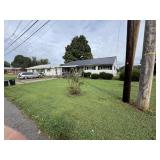 3 Bedroom Home on Corner Lot in Ravenswood