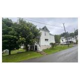 Spacious 3 Bedroom in a Convenient Fairmont Location